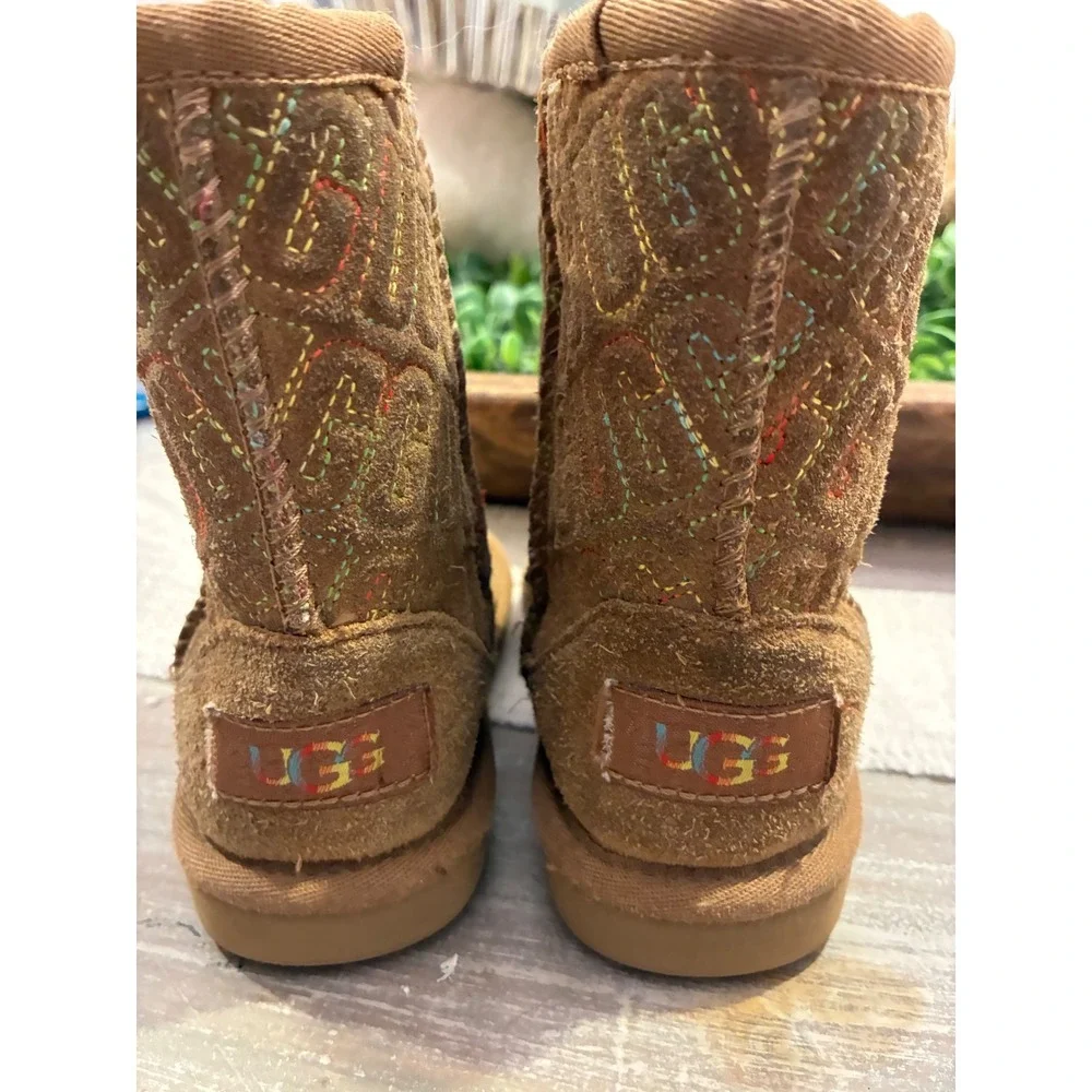 UGG Australia Classic Short Rainbow Logo‎ Embroidered Chestnut Suede Boots Kids